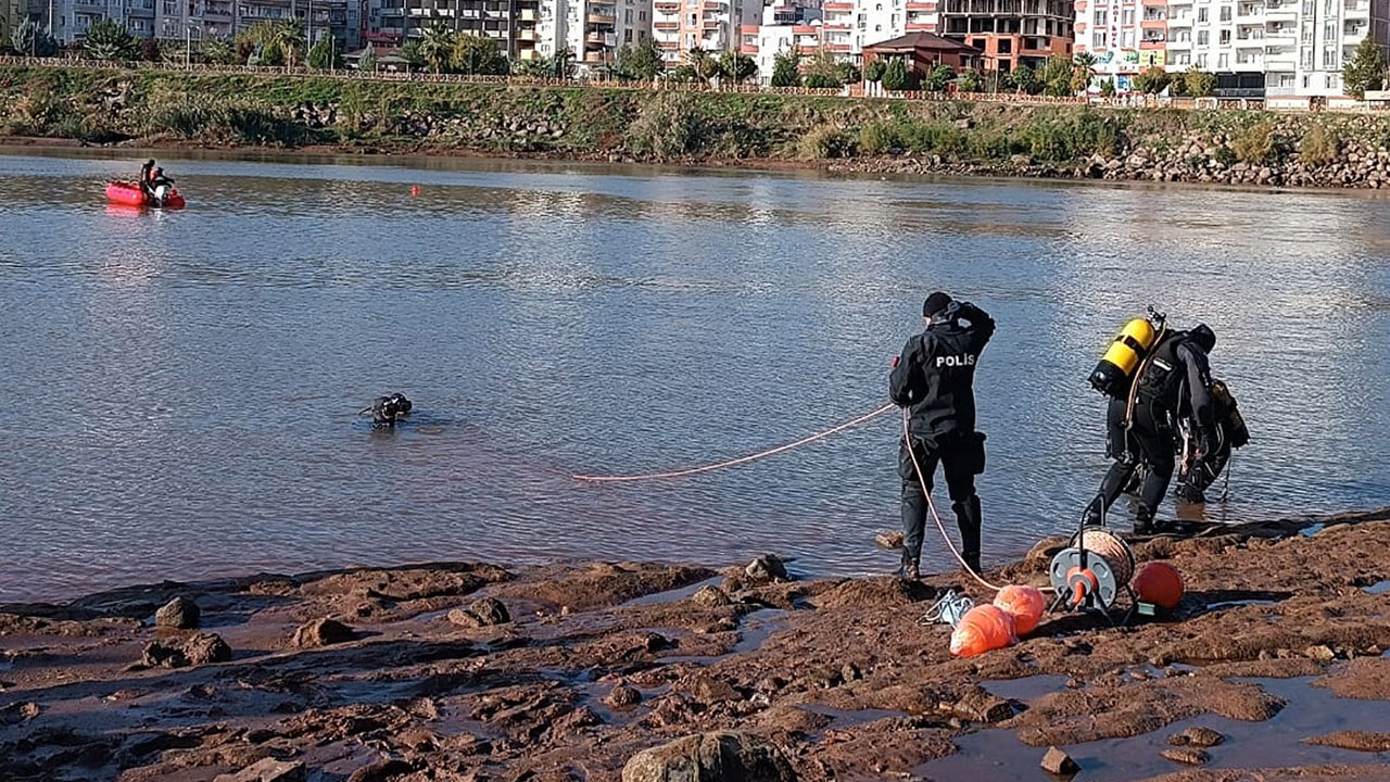 Arama çalışmalarında 2'nci gün! Dicle Nehri'ne atlayan Zelin'den hala haber yok