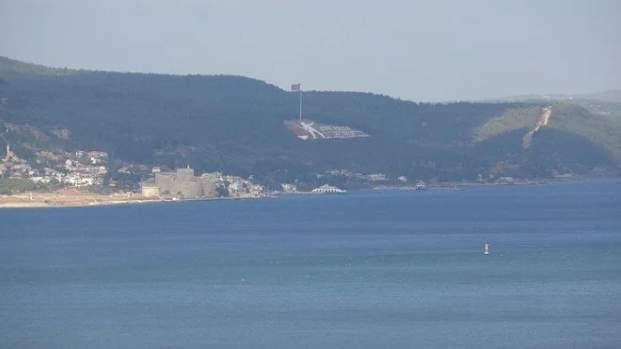 Çanakkale Boğazı'nda gemi trafiği çift yönlü olarak durduruldu