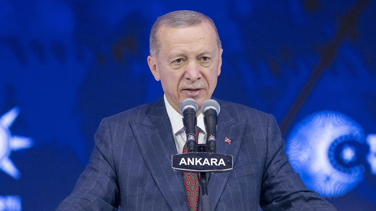 Cumhurbaşkanı Erdoğan: Üniversitelerimiz bir daha asla yasaklarla anılmayacak