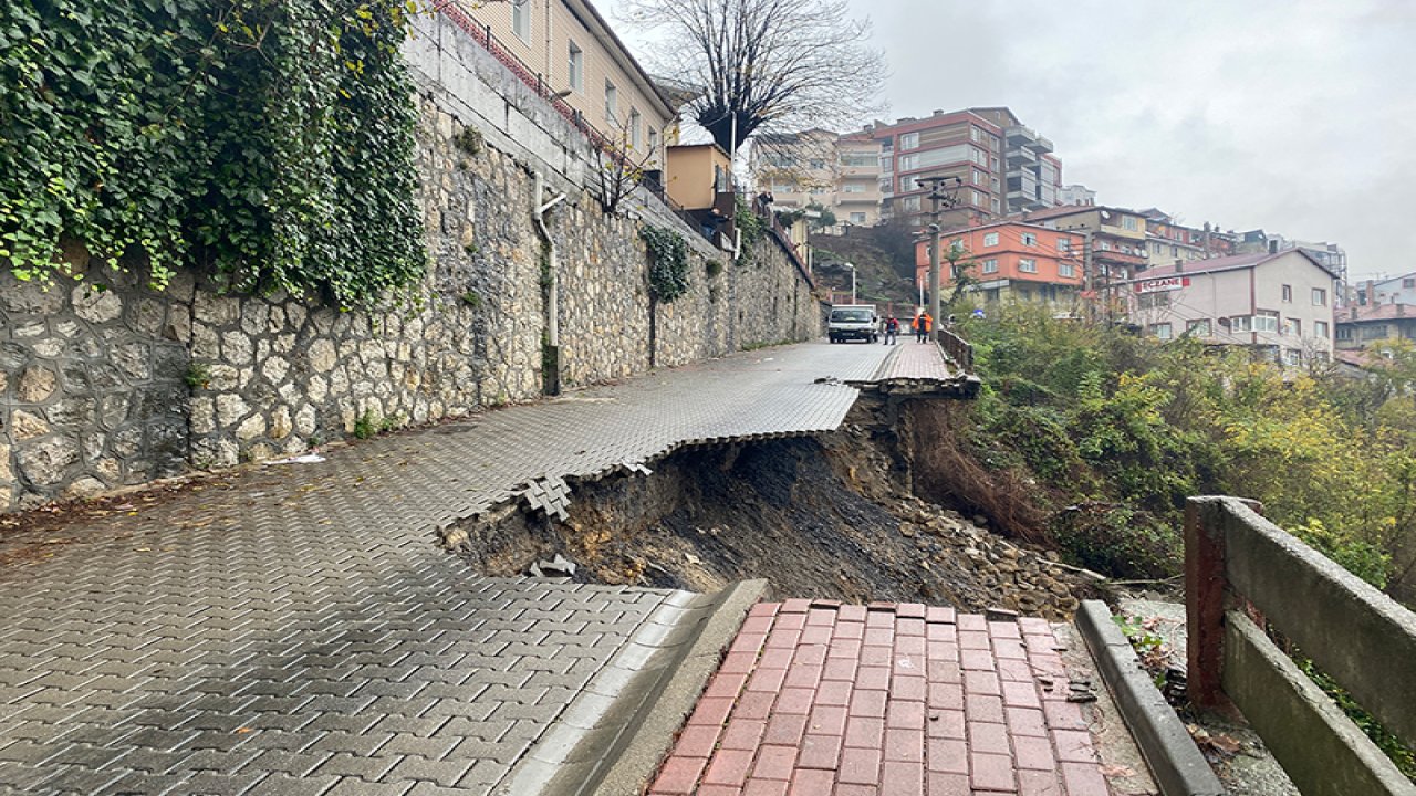 Hastane yolunda heyelan, yol trafiğe kapatıldı