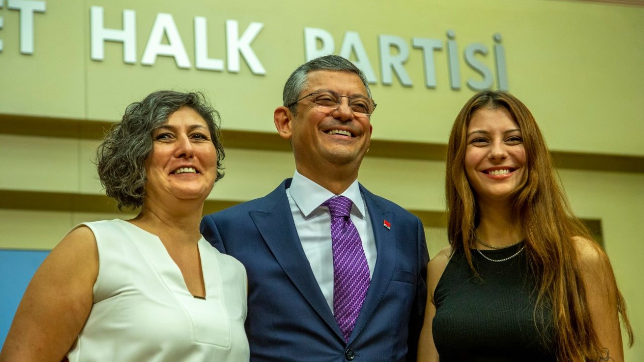 CHP lideri Özgür Özel misafirhanede kalıyorum diyerek ilk kez açıkladı: Çekirdek ailem atomlarına ayrıldı!