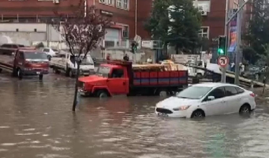 Meteoroloji İstanbul başta olmak üzere 8 ili uyardı! Sel riskine dikkat