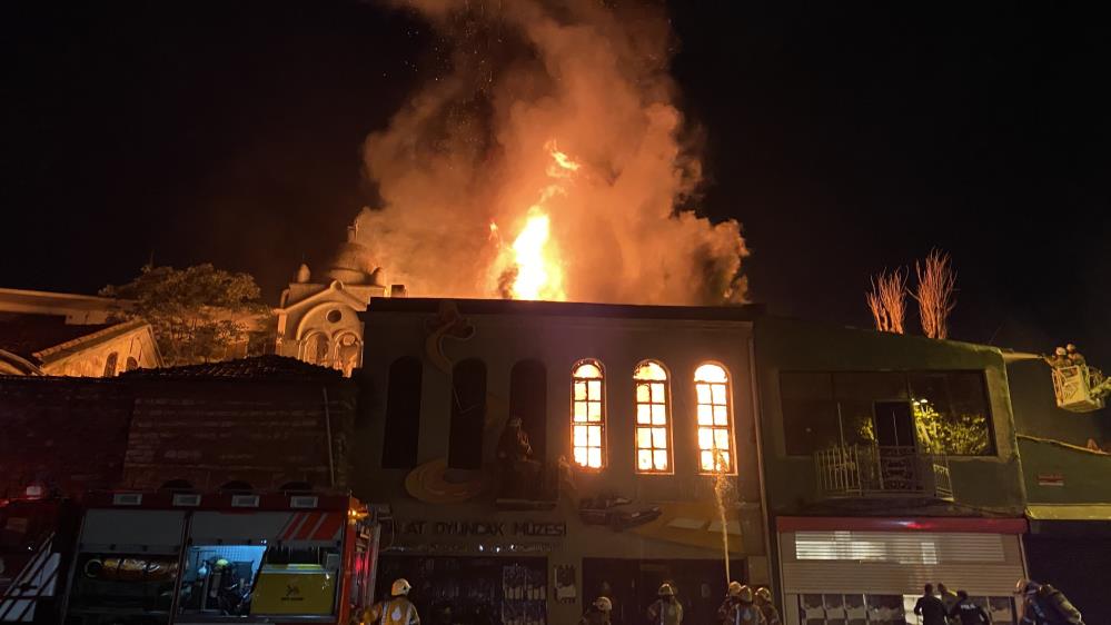 İstanbul'da çocukların en sevdiği müzelerden biri yandı! Oyuncakların hepsi küle döndü