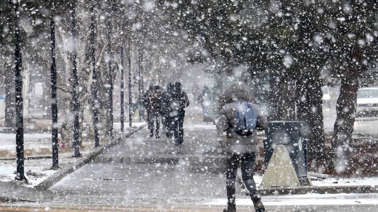 Meteoroloji: İstanbul dahil 7 kent için sarı kod verildi! Sağanak ve kar geliyor! Hafta sonu İstanbul'da kar yağacak mı?