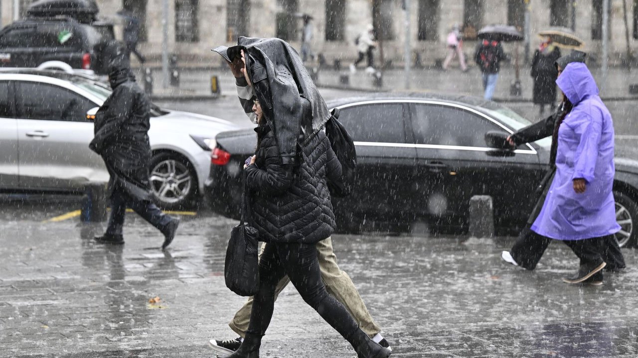 Çok fena yağmur geliyor! Meteoroloji uzmanı uyardı: İstanbullular akşam bir an önce evinize gidin