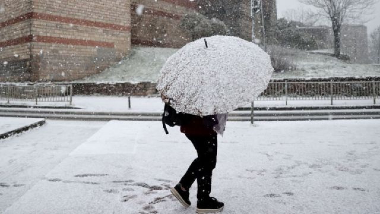 İstanbul'un yanı başında kar alarmı! Peki İstanbul'a da yağacak mı? Yarın plan yapanlar dikkat