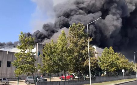 Çerkezköy'de bir kumaş fabrikasının deposunda yangın çıktı