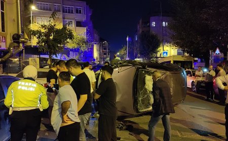 İstanbul-  Gaziosmanpaşa'da kontrolden çıkan otomobil, park halindeki 6 araca çarpıp yan yattı