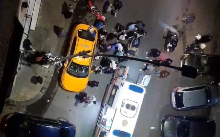 İstanbul- Kalp krizi geçiren taksiciye yoldan geçen sağlık çalışanından müdahale