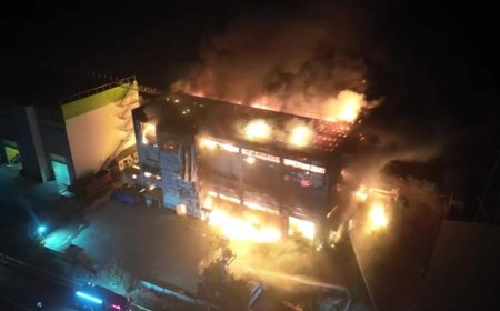 Tekirdağ'da kozmetik fabrikasındaki yangının çıkış nedeni araştırılıyor