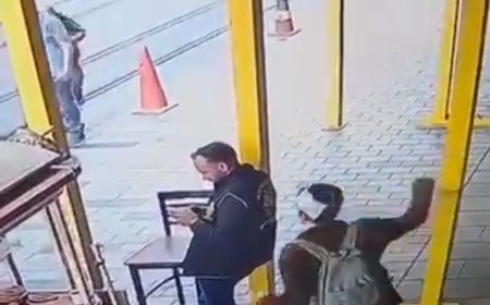 İstanbul- Beyoğlu’nda polise bıçaklı saldırı kamerada; saldırganın 4 ay önce çektiği görüntü ortaya çıktı