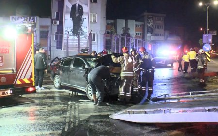 Başakşehir'de kırmızı ışıkta geçen taksi otomobil ile çarpıştı: 10 yaralı