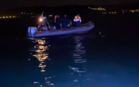 Arıza yapınca sürüklenen balıkçı teknesini Sahil Güvenlik kurtardı