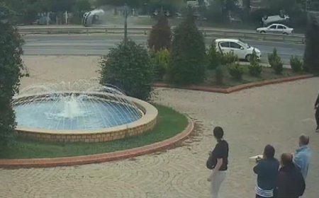 İstanbul-Silivri'de iki otomobilin çarpıştığı anlar kamerada