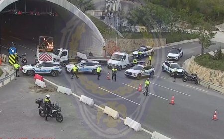 Eyüpsultan'da motosikletliler kaçtı polis kovaladı o anlar kamerada // Ek bilgi
