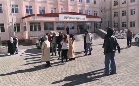 Bina kapalı olunca ehliyet sınavına giremeden ayrıldılar