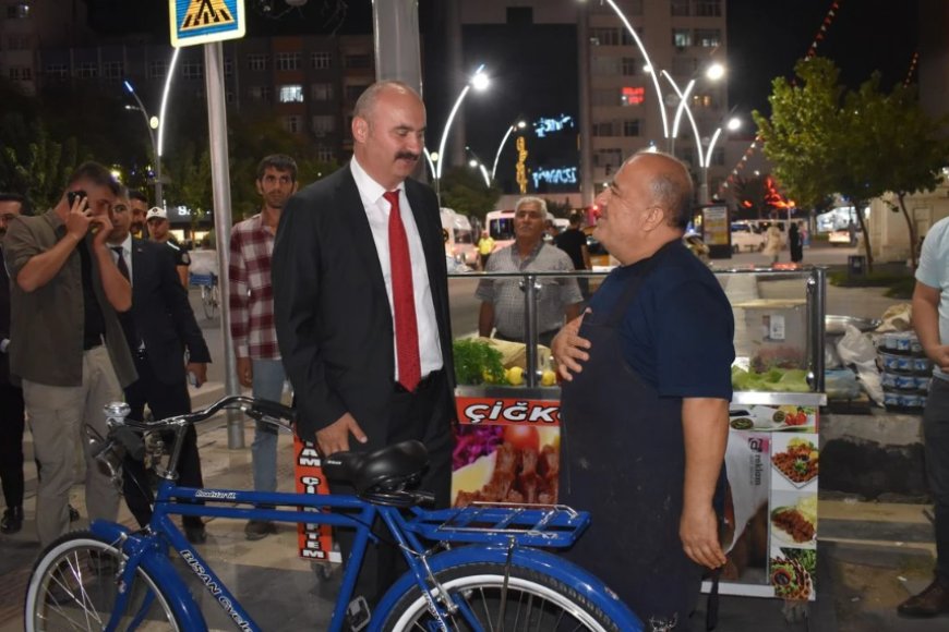 BATMAN Çalınan bisikletini Vali, çiğköftelerini Bakan Yerlikaya aldı
