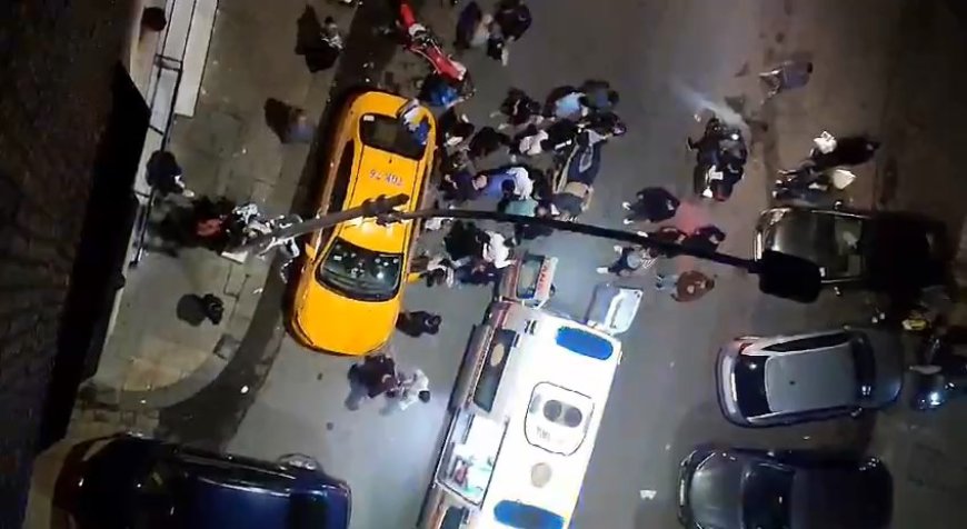 İstanbul- Kalp krizi geçiren taksiciye yoldan geçen sağlık çalışanından müdahale
